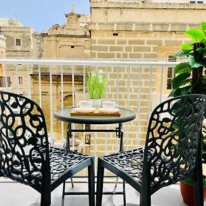 https://apt-2br-comfort-by-holihomes.qawrahotelsmalta.org